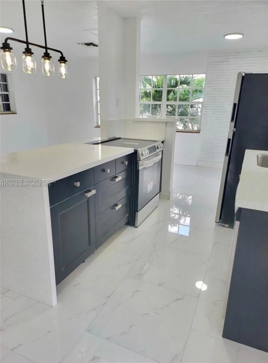 7031 Taylor St, Hollywood, FL 33024 photo 5