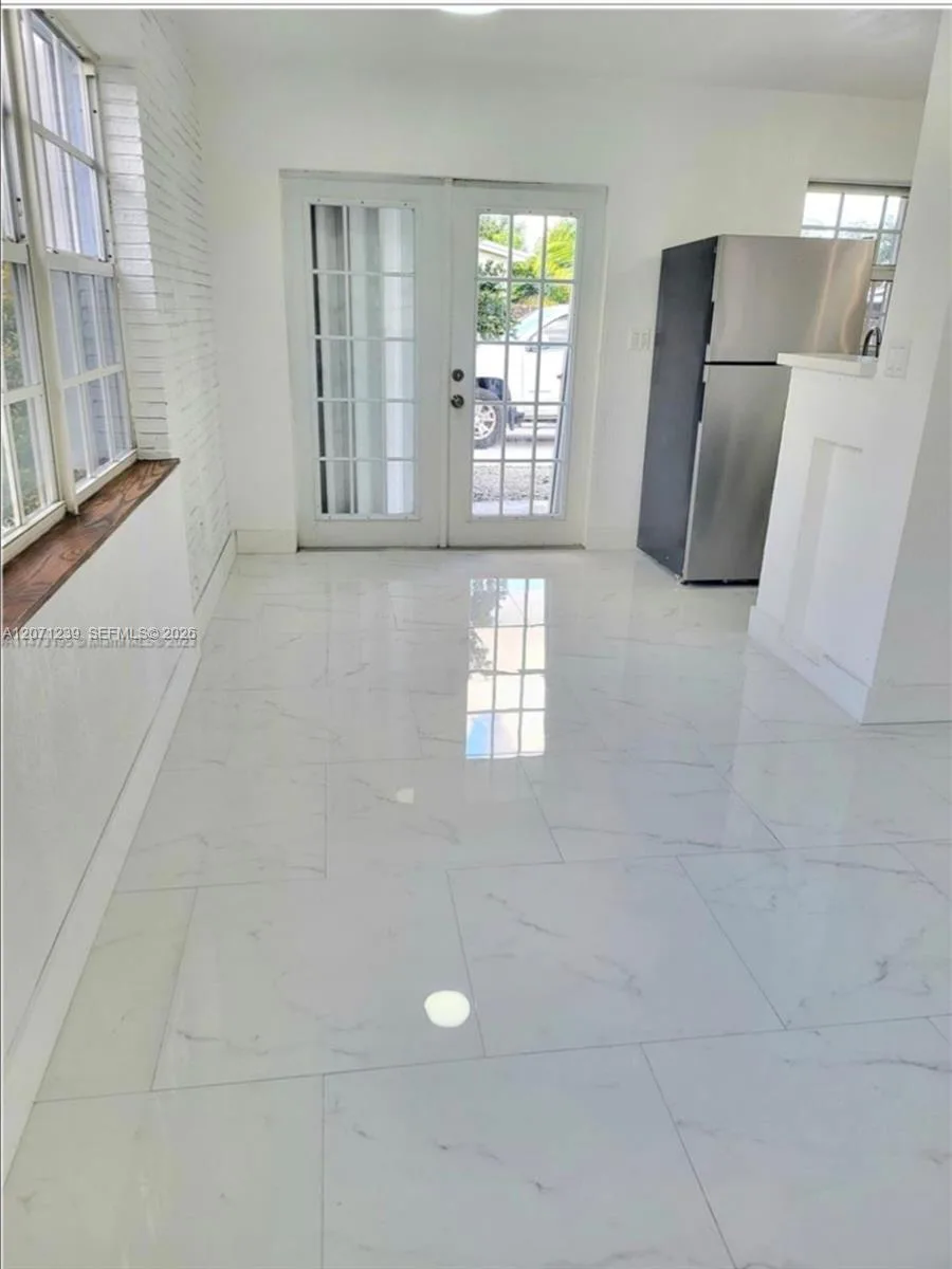 7031 Taylor St, Hollywood, FL 33024 photo 7
