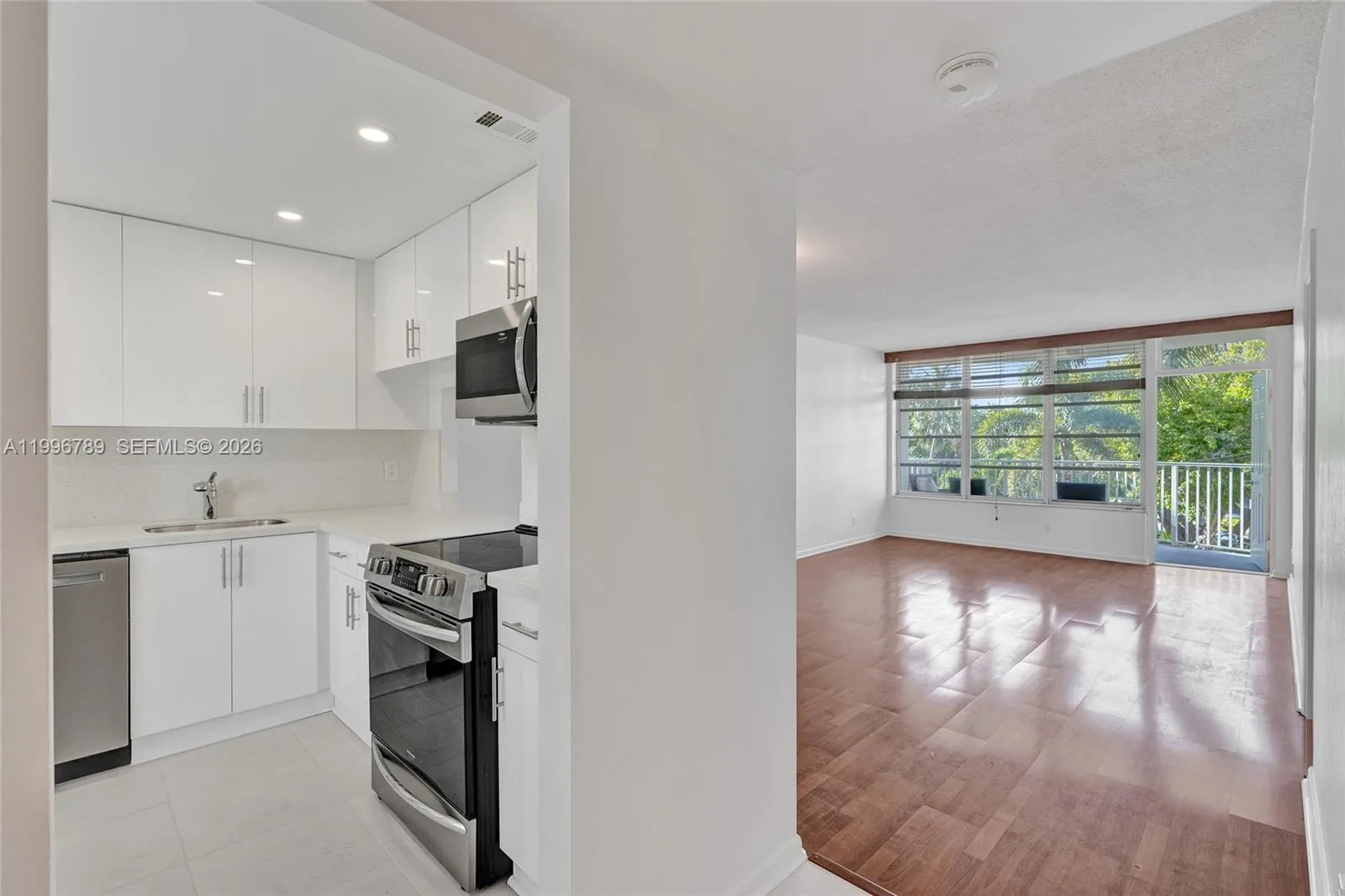 3181 S Ocean Dr # 306 W, Hallandale Beach, FL 33009 photo 11