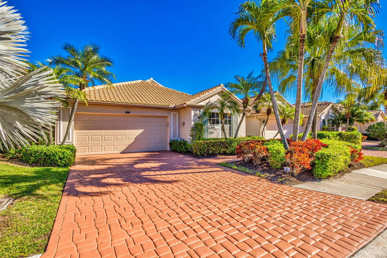 919 Augusta Pointe Drive, Palm Beach Gardens, FL 33418