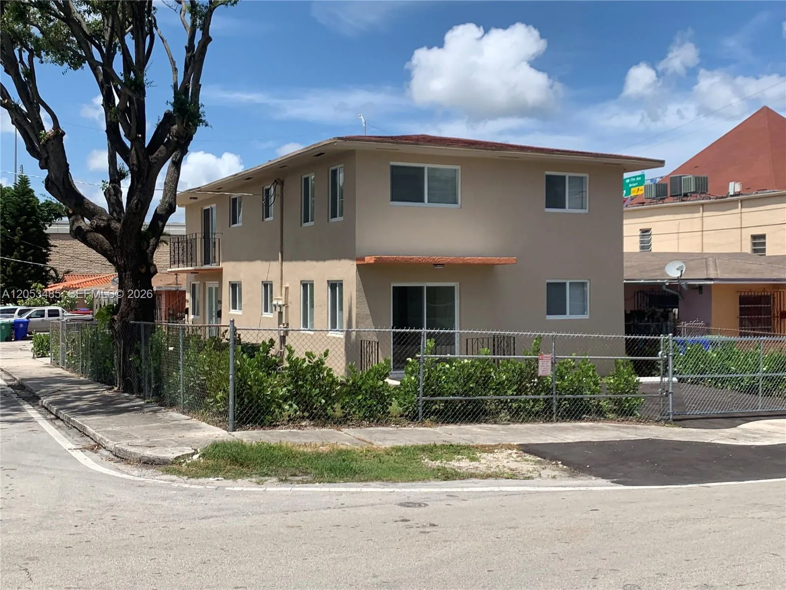 901 NW 22nd Ct, Miami, FL 33125 photo 3