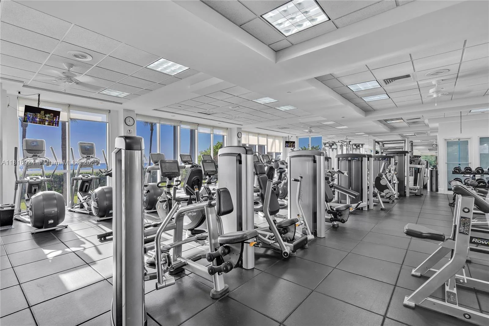 16445 Collins Ave # 1426, Sunny Isles Beach, FL 33160 photo 5