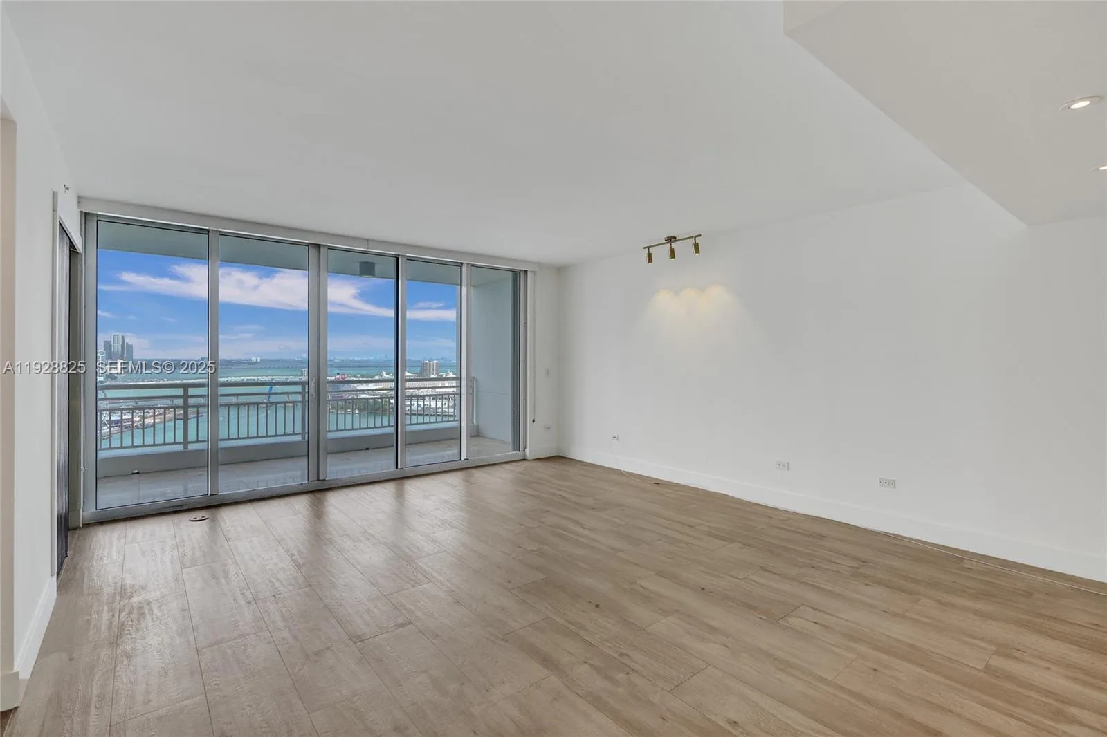 848 Brickell Key Dr # 3206, Miami, FL 33131 photo 13