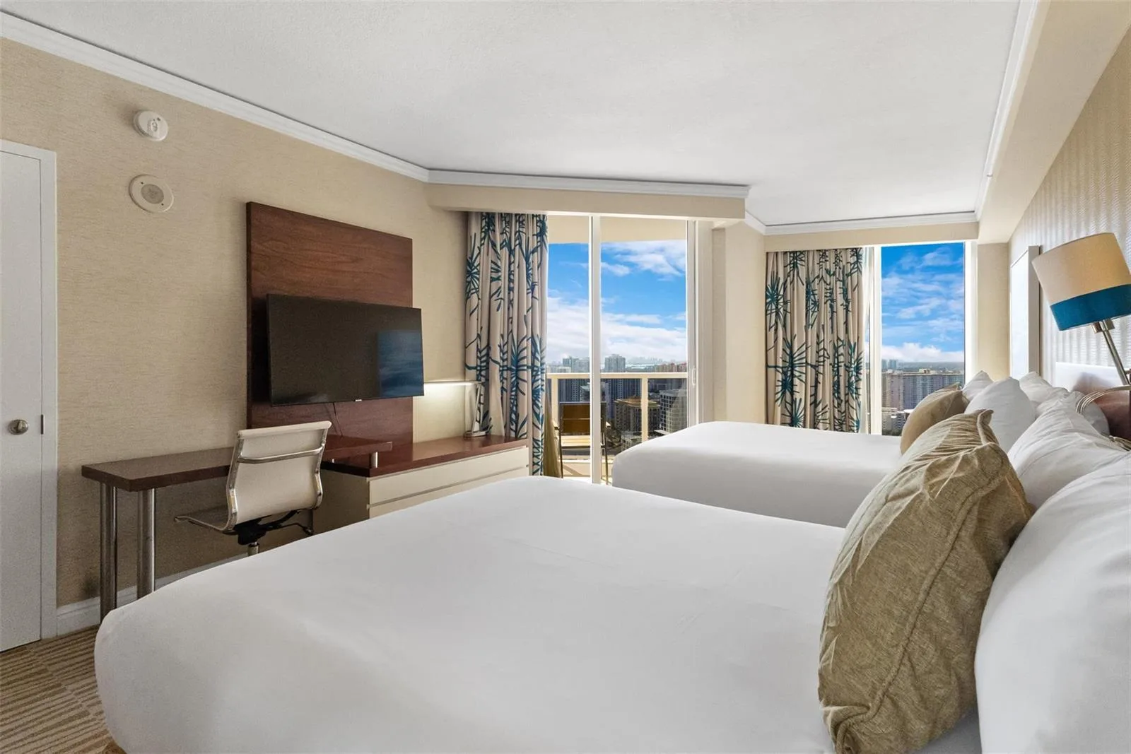 18001 Collins Avenue # 2615, Sunny Isles Beach, FL 33160