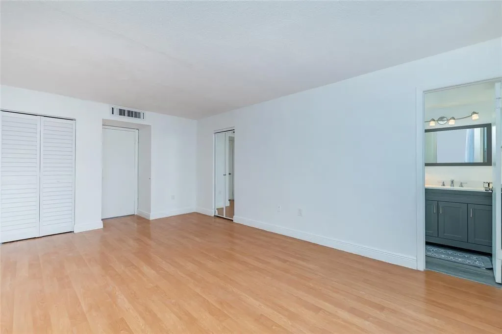 1101 NE 191ST Street # H301, Miami, FL 33179 photo 11