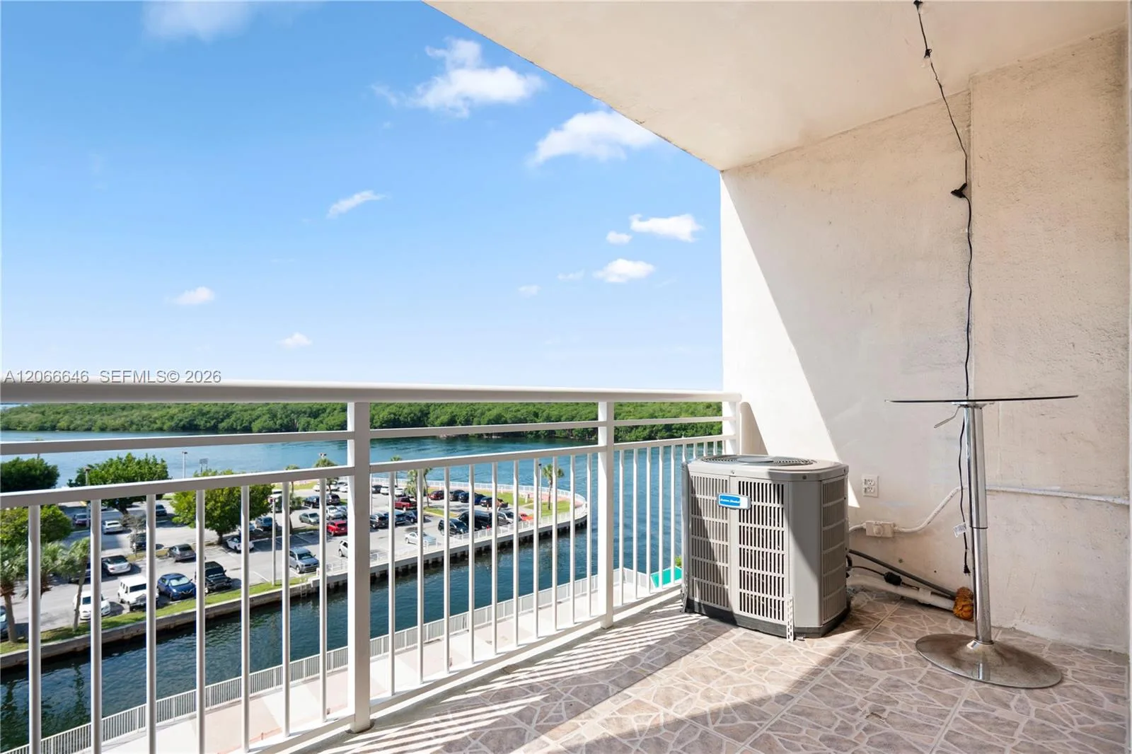 400 Kings Point Dr # 606, Sunny Isles Beach, FL 33160
