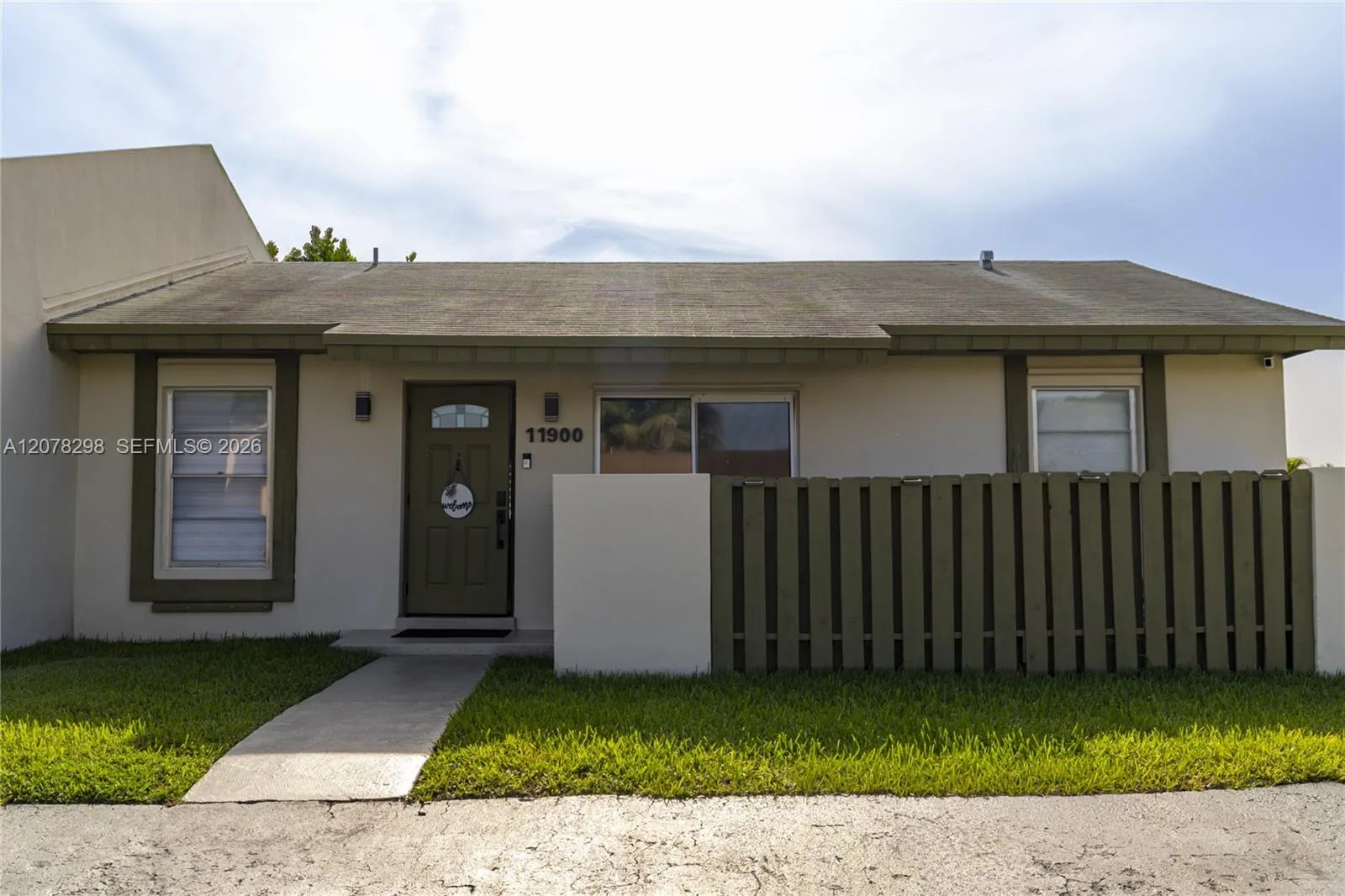 11900 SW 110th St Cir E, Miami, FL 33186 photo 2