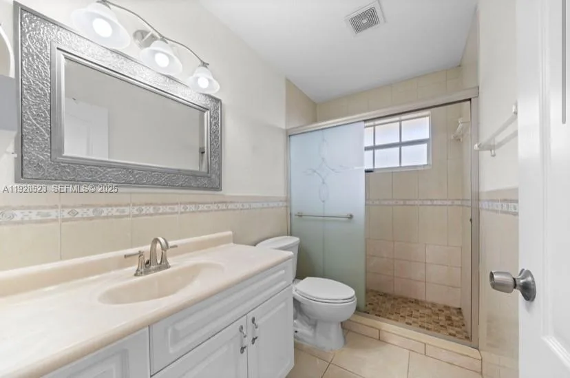701 NE 6th St, Hallandale Beach, FL 33009 photo 10
