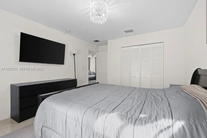 701 NE 6th St, Hallandale Beach, FL 33009 photo 13