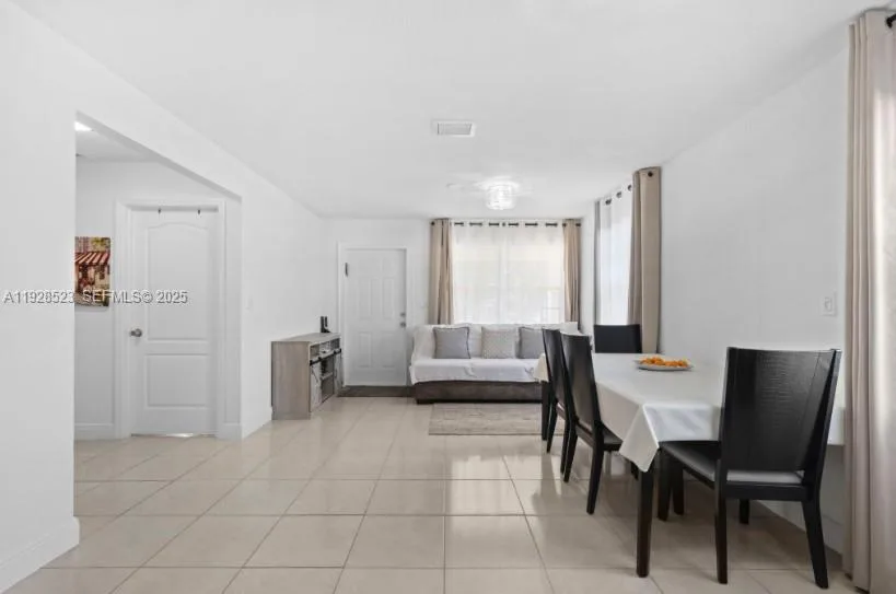 701 NE 6th St, Hallandale Beach, FL 33009 photo 2