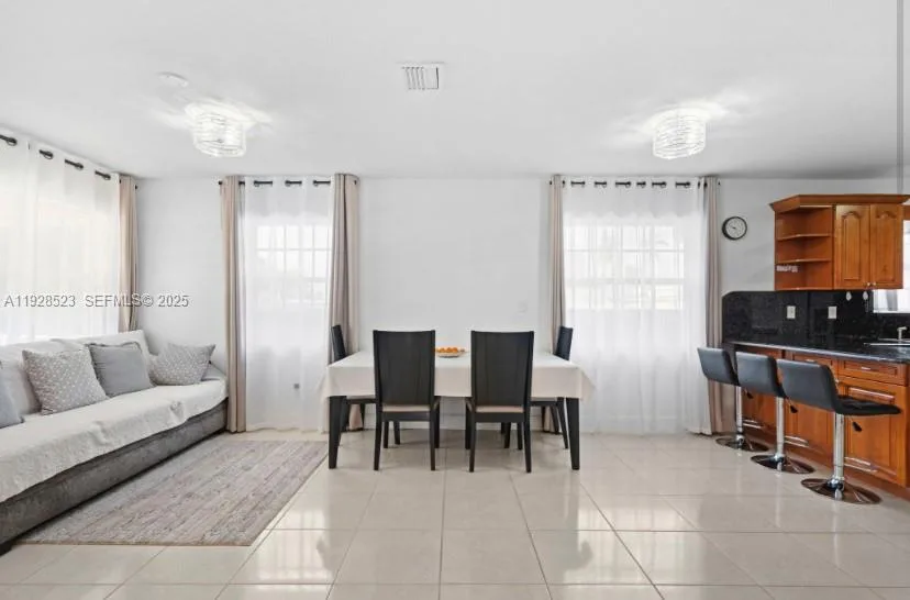 701 NE 6th St, Hallandale Beach, FL 33009 photo 3