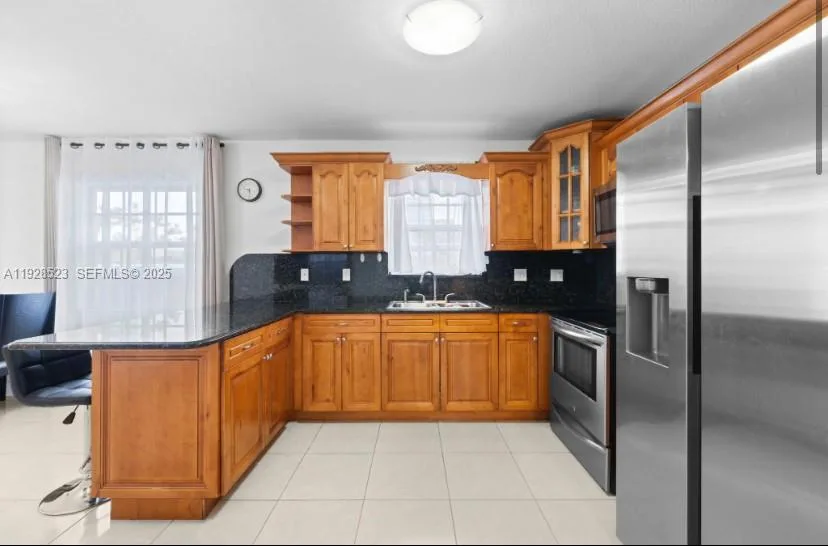 701 NE 6th St, Hallandale Beach, FL 33009 photo 6
