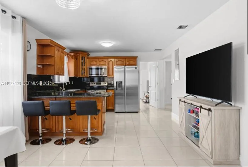 701 NE 6th St, Hallandale Beach, FL 33009 photo 7