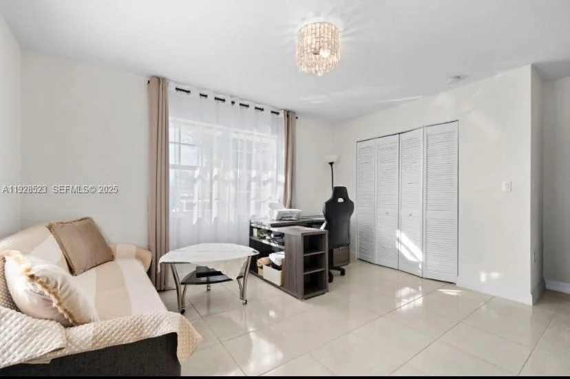 701 NE 6th St, Hallandale Beach, FL 33009 photo 9