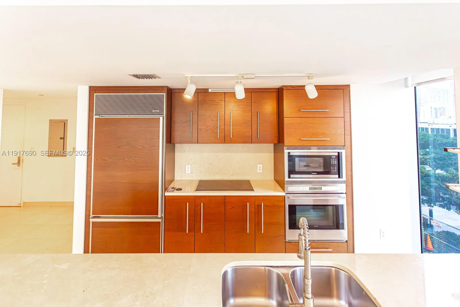 475 Brickell Ave # 1615, Miami, FL 33131 photo 11