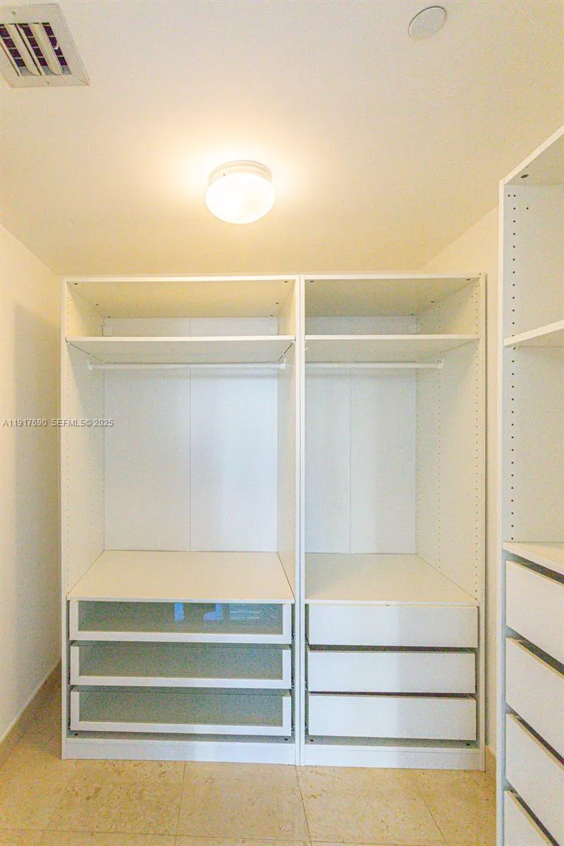 475 Brickell Ave # 1615, Miami, FL 33131 photo 9
