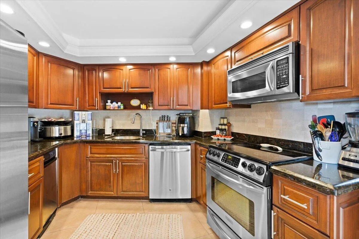 1167 HILLSBORO MILE # 308, Hillsboro Beach, FL 33062 photo 13