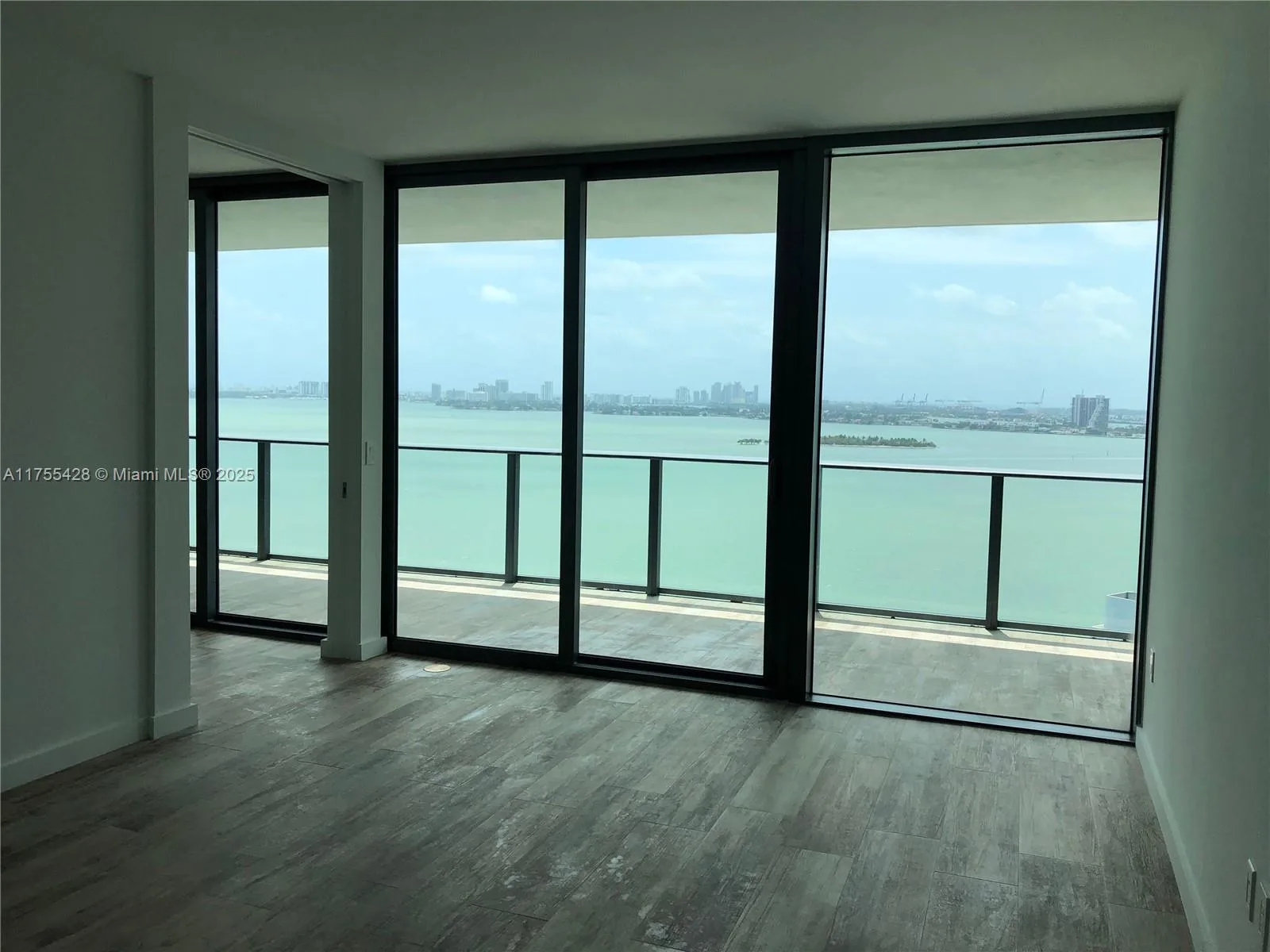 650 NE 32nd St # 2006, Miami, FL 33137 photo 2