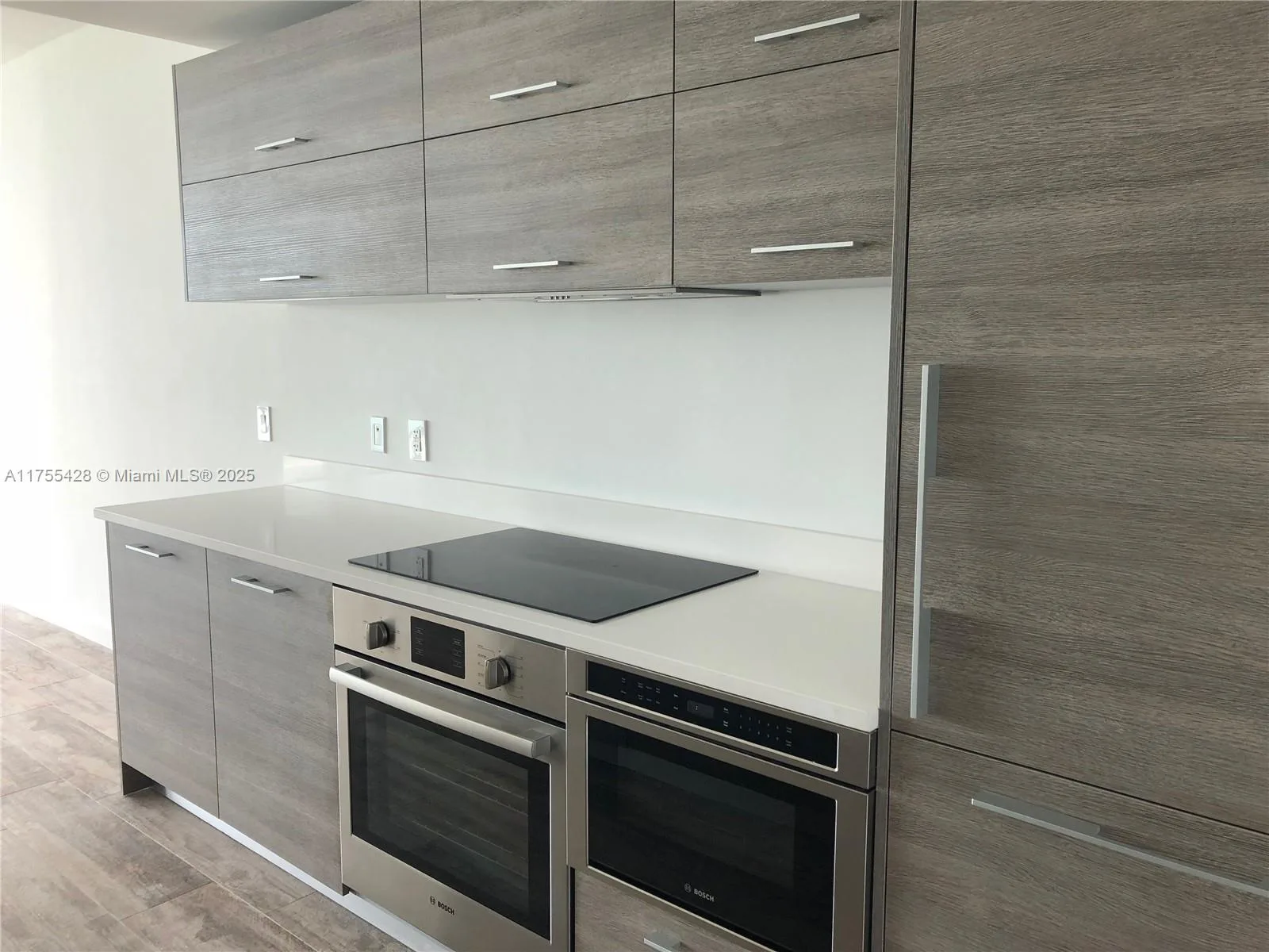 650 NE 32nd St # 2006, Miami, FL 33137 photo 7