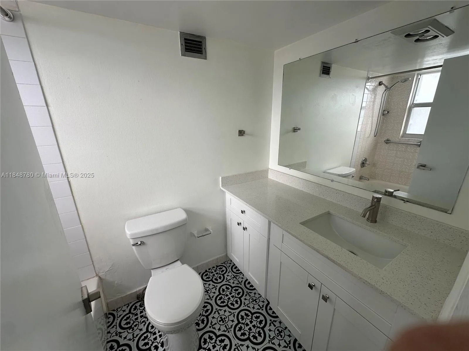 6039 Collins Ave # 826, Miami Beach, FL 33140 photo 10