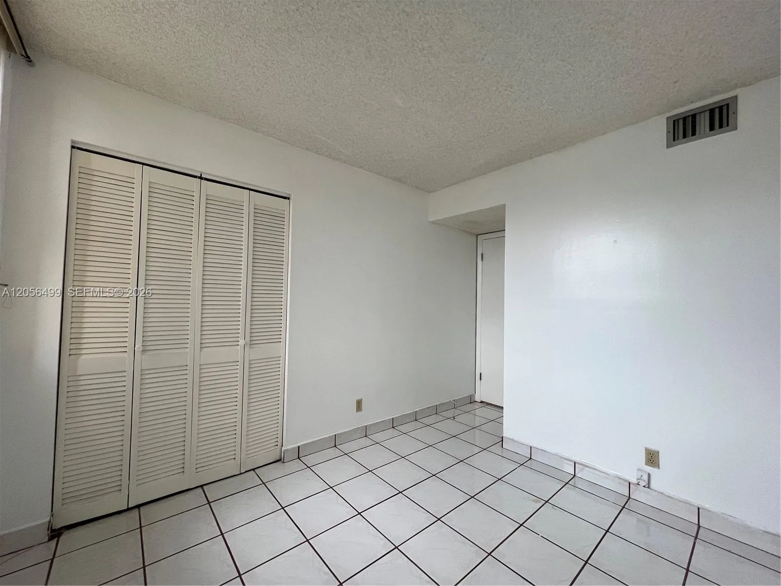 215 Lake Pointe Dr # 104, Oakland Park, FL 33309 photo 11