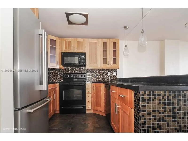 600 NE 36 ST # 1817, Miami, FL 33137 photo 3