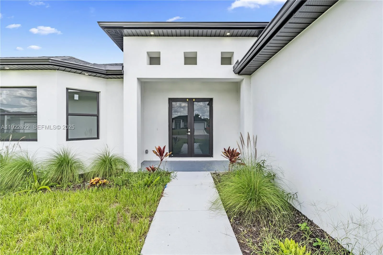 2601 Karen Cir, Lehigh Acres, FL 33971 photo 4