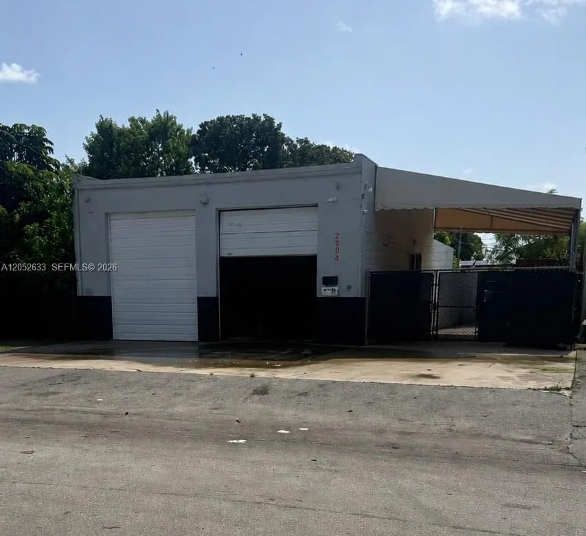 2304 SW 60th Way, Miramar, FL 33023