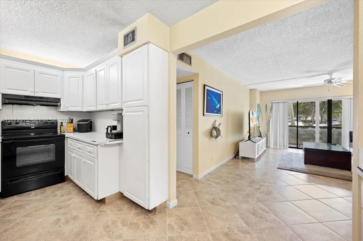 1014 Green Pine Blvd # H1, West Palm Beach, FL 33409 photo 10