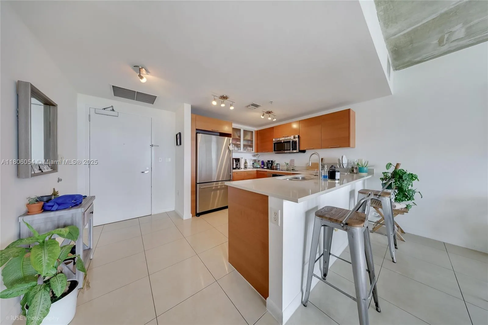 3250 NE 1st Ave # 1007, Miami, FL 33137 photo 2