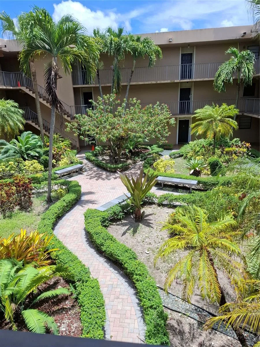 10425 SW 112th Ave # 207, Miami, FL 33176