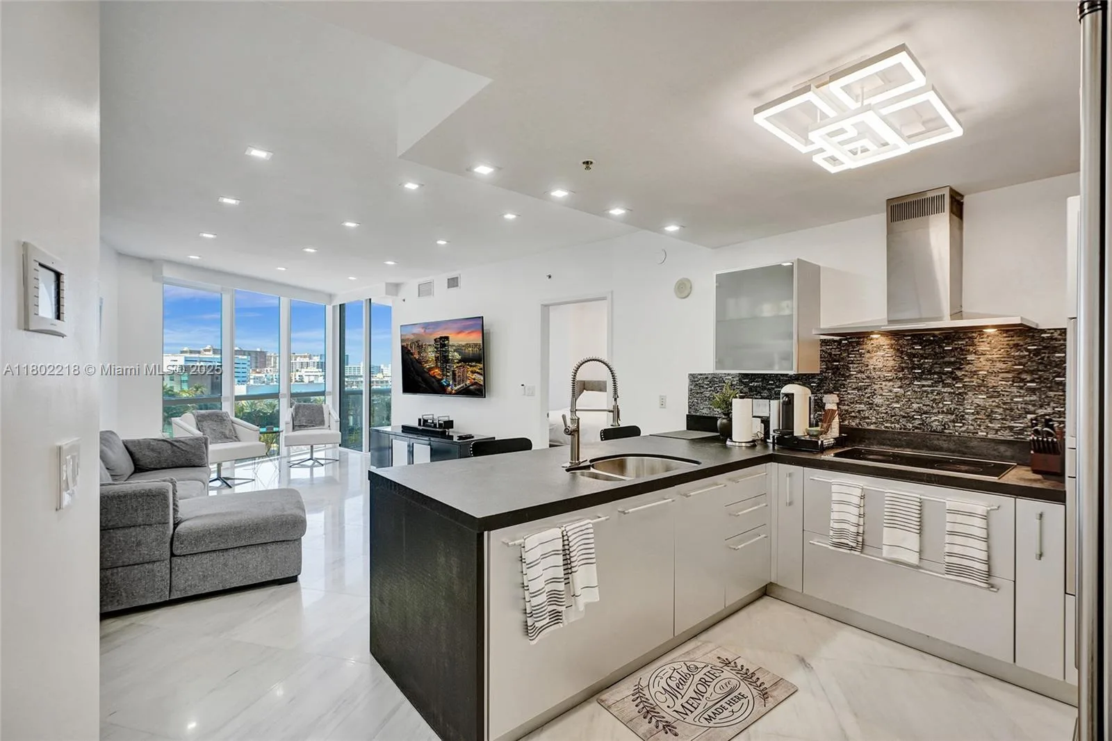 18201 Collins Ave # 808, Sunny Isles Beach, FL 33160 photo 3