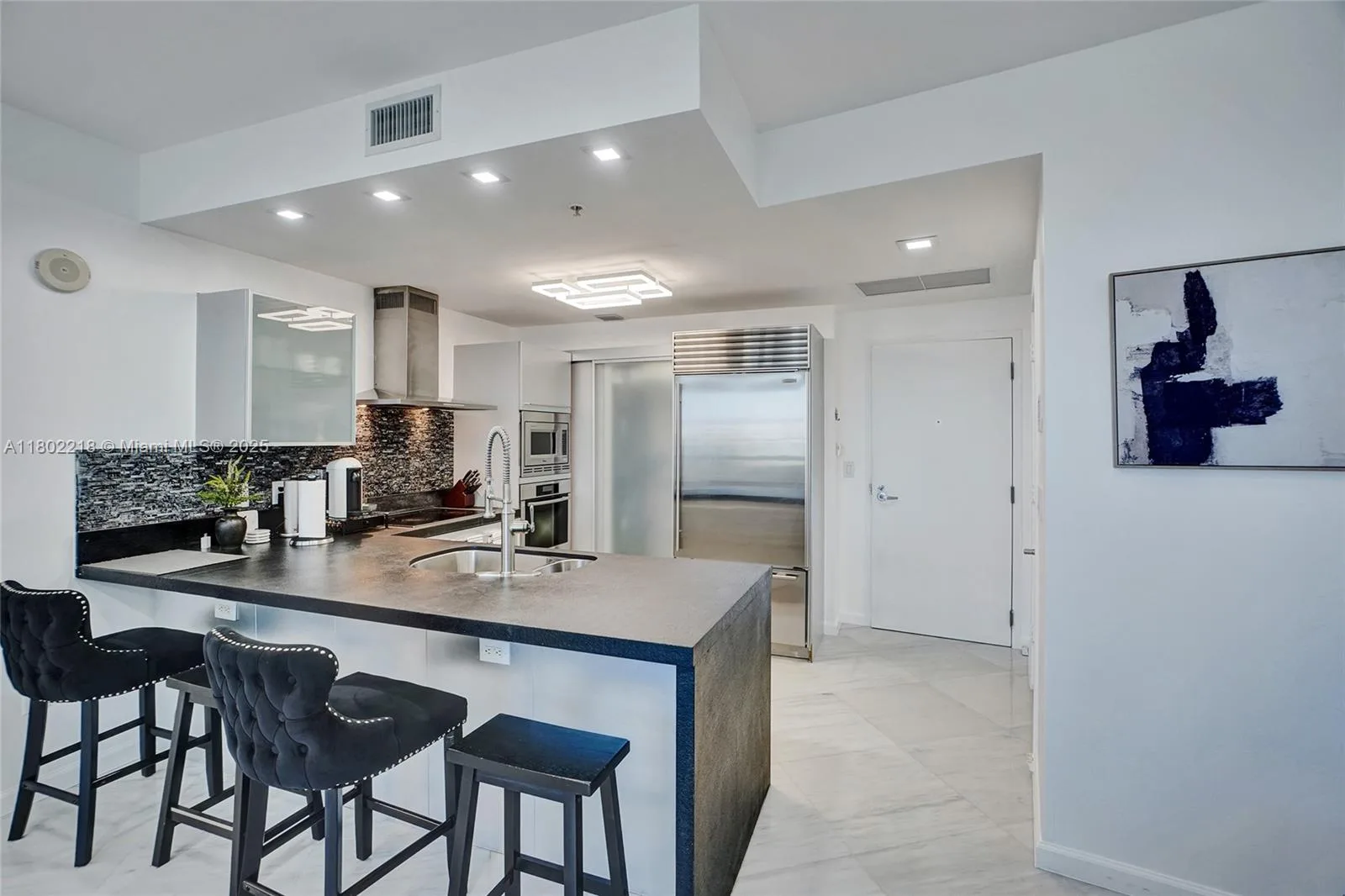 18201 Collins Ave # 808, Sunny Isles Beach, FL 33160 photo 4