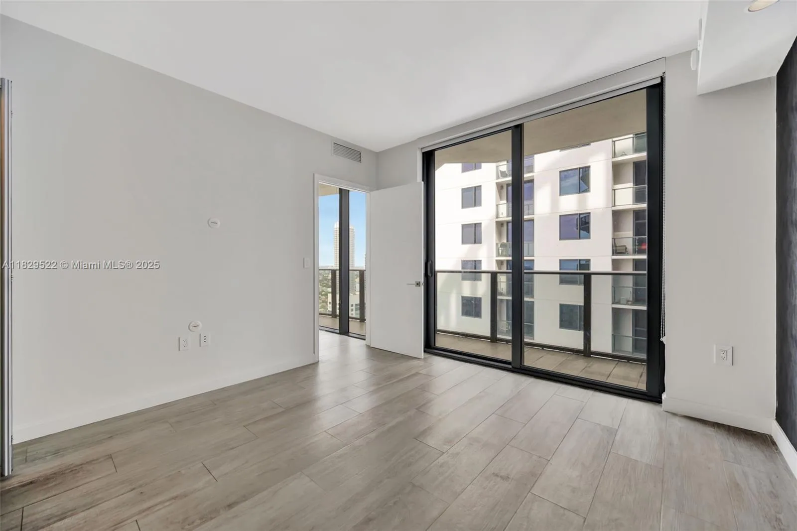 55 SW 9th St # 3908, Miami, FL 33130 photo 12