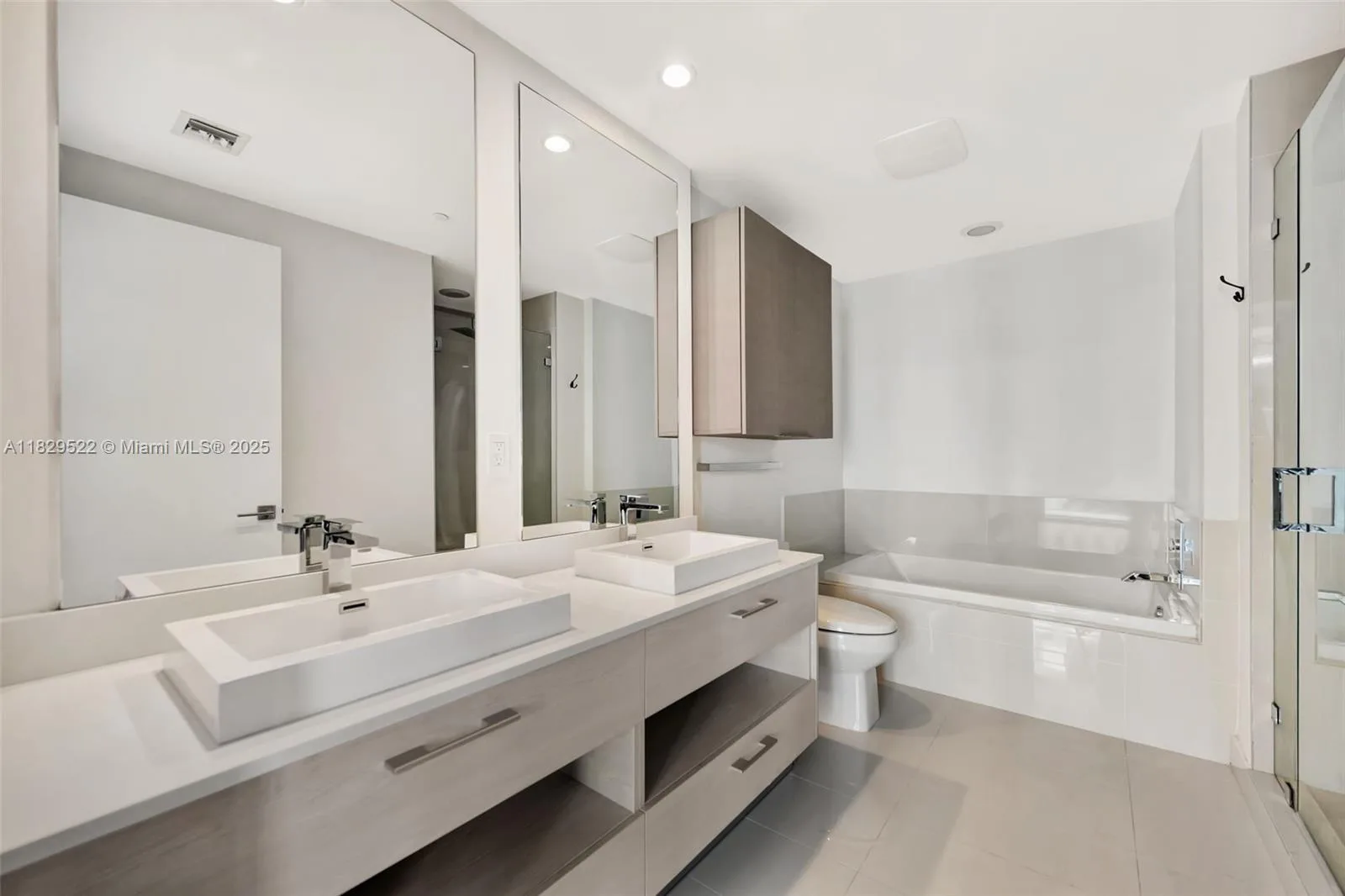 55 SW 9th St # 3908, Miami, FL 33130 photo 13