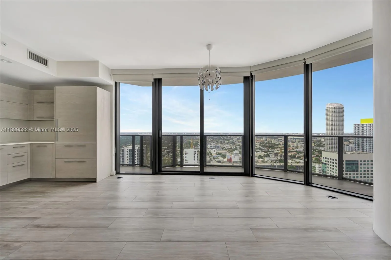 55 SW 9th St # 3908, Miami, FL 33130 photo 3