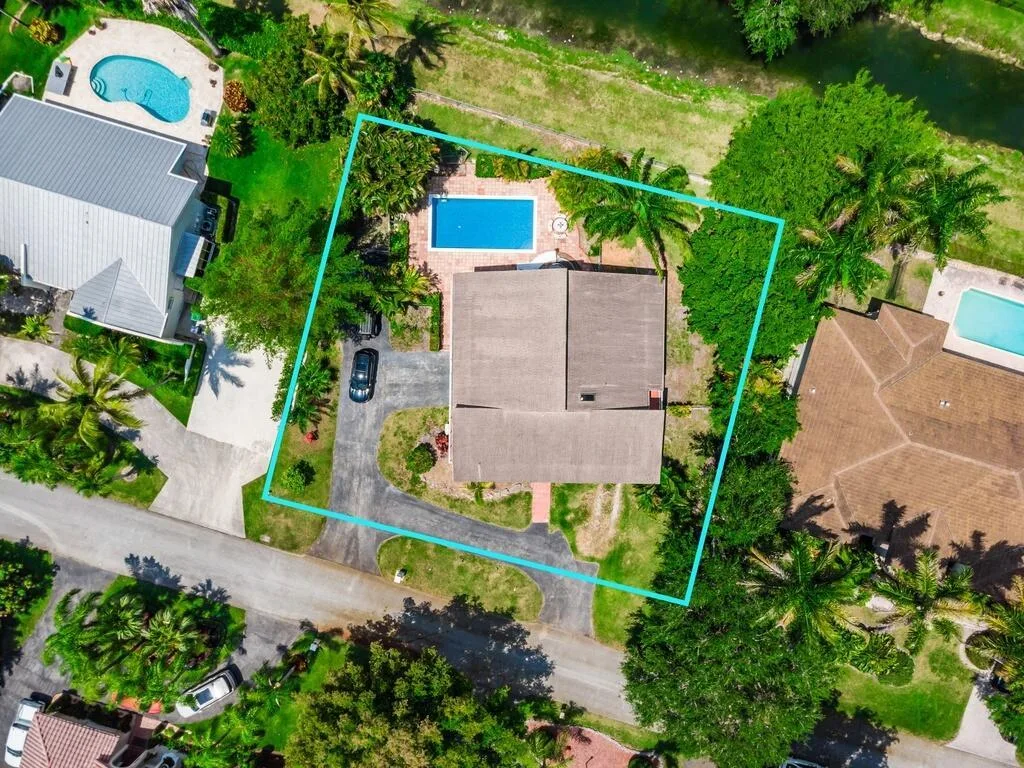 17914 SW 83rd Court, Palmetto Bay, FL 33157 photo 2
