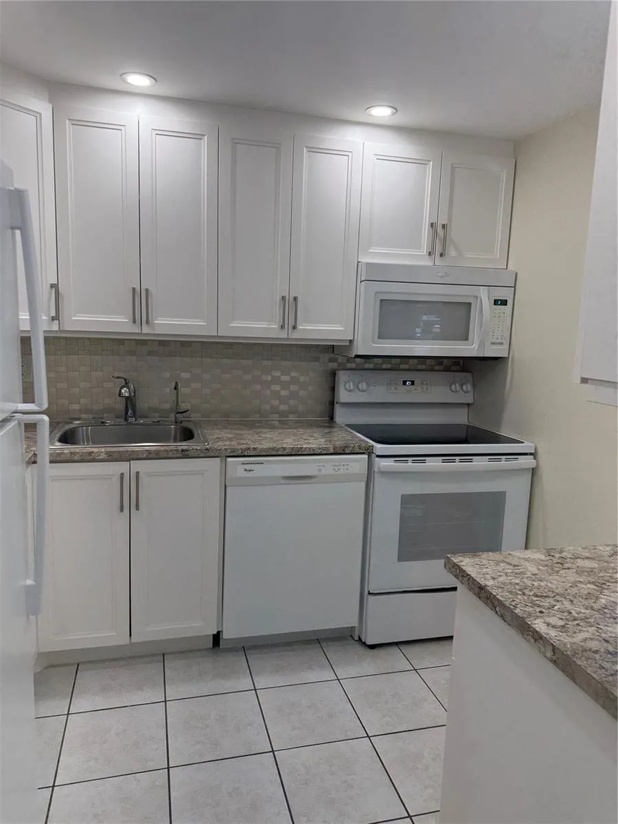 2901 NW 46th Avenue # 106, Lauderdale Lakes, FL 33313 photo 10
