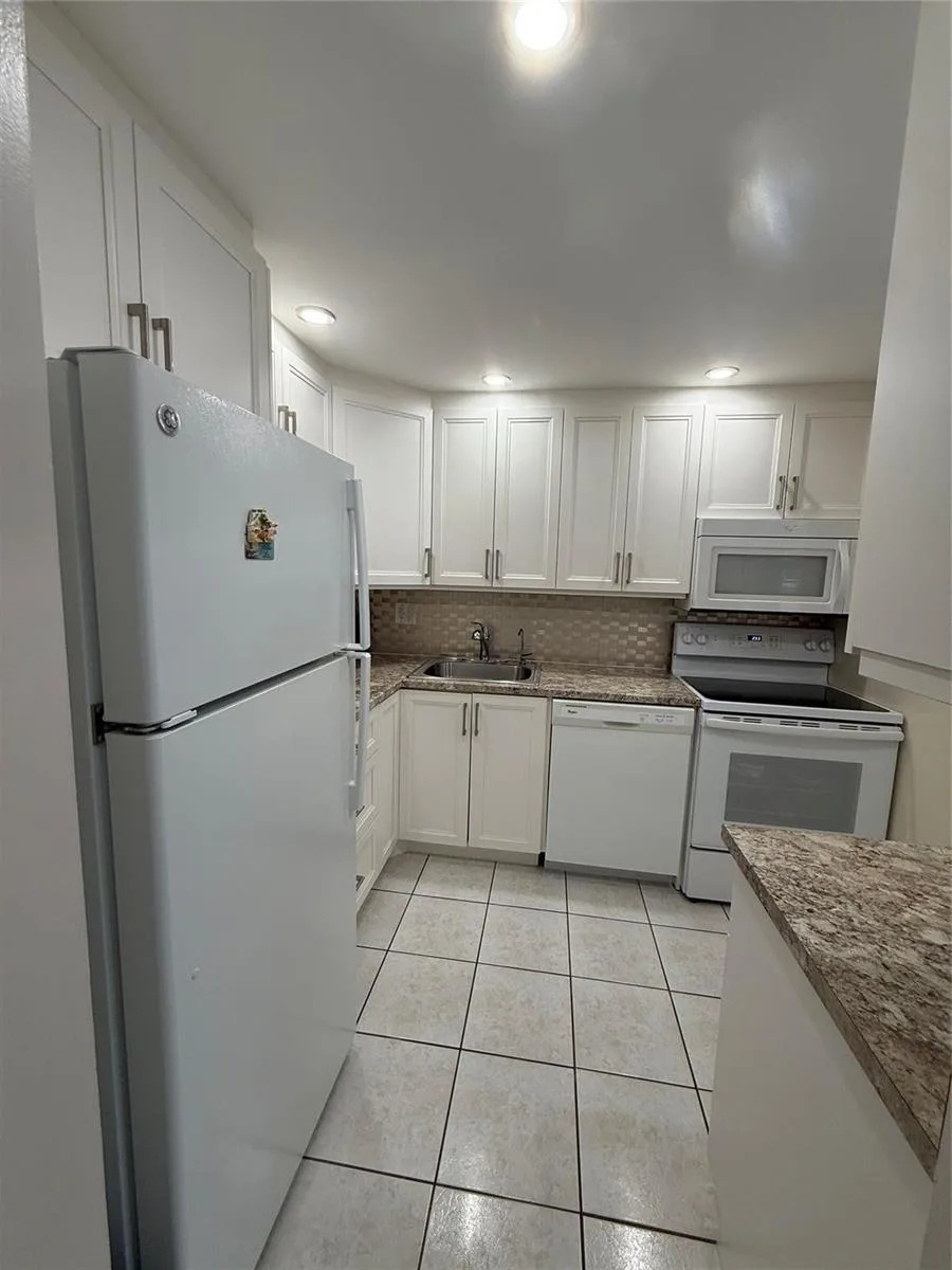 2901 NW 46th Avenue # 106, Lauderdale Lakes, FL 33313 photo 7