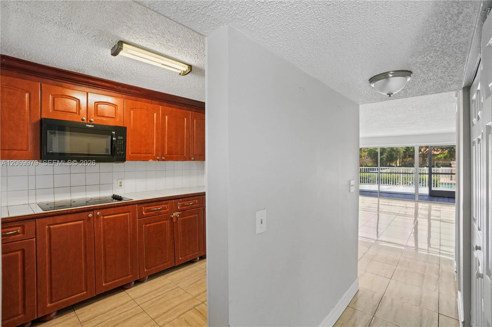 661 N University Dr # 1-103, Pembroke Pines, FL 33024 photo 2