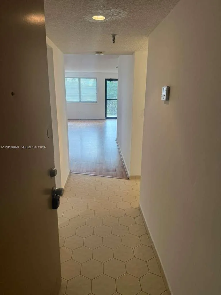 20840 SAN SIMEON WAY # 208, Miami, FL 33179