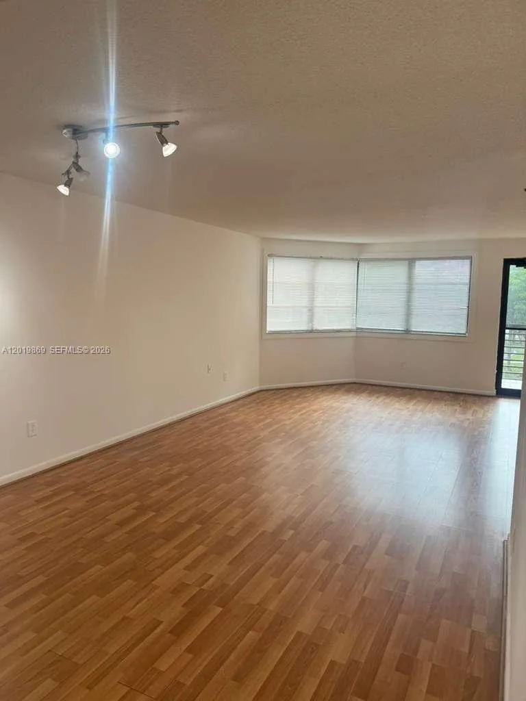 20840 SAN SIMEON WAY # 208, Miami, FL 33179 photo 4