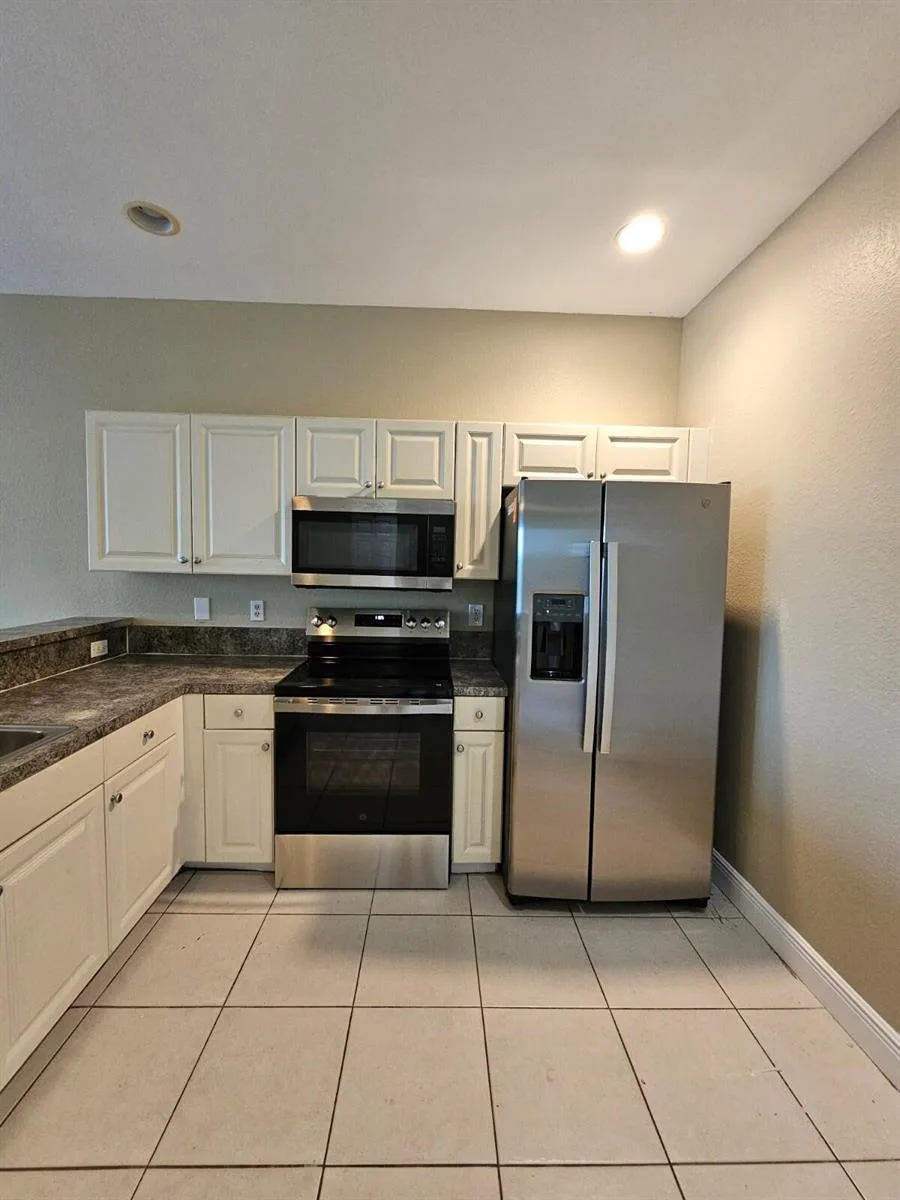 1979 MARSH HARBOR Drive, Riviera Beach, FL 33404 photo 5