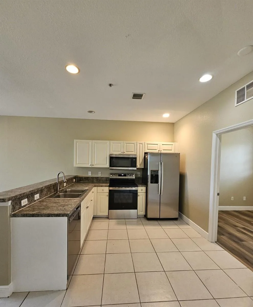 1979 MARSH HARBOR Drive, Riviera Beach, FL 33404 photo 6