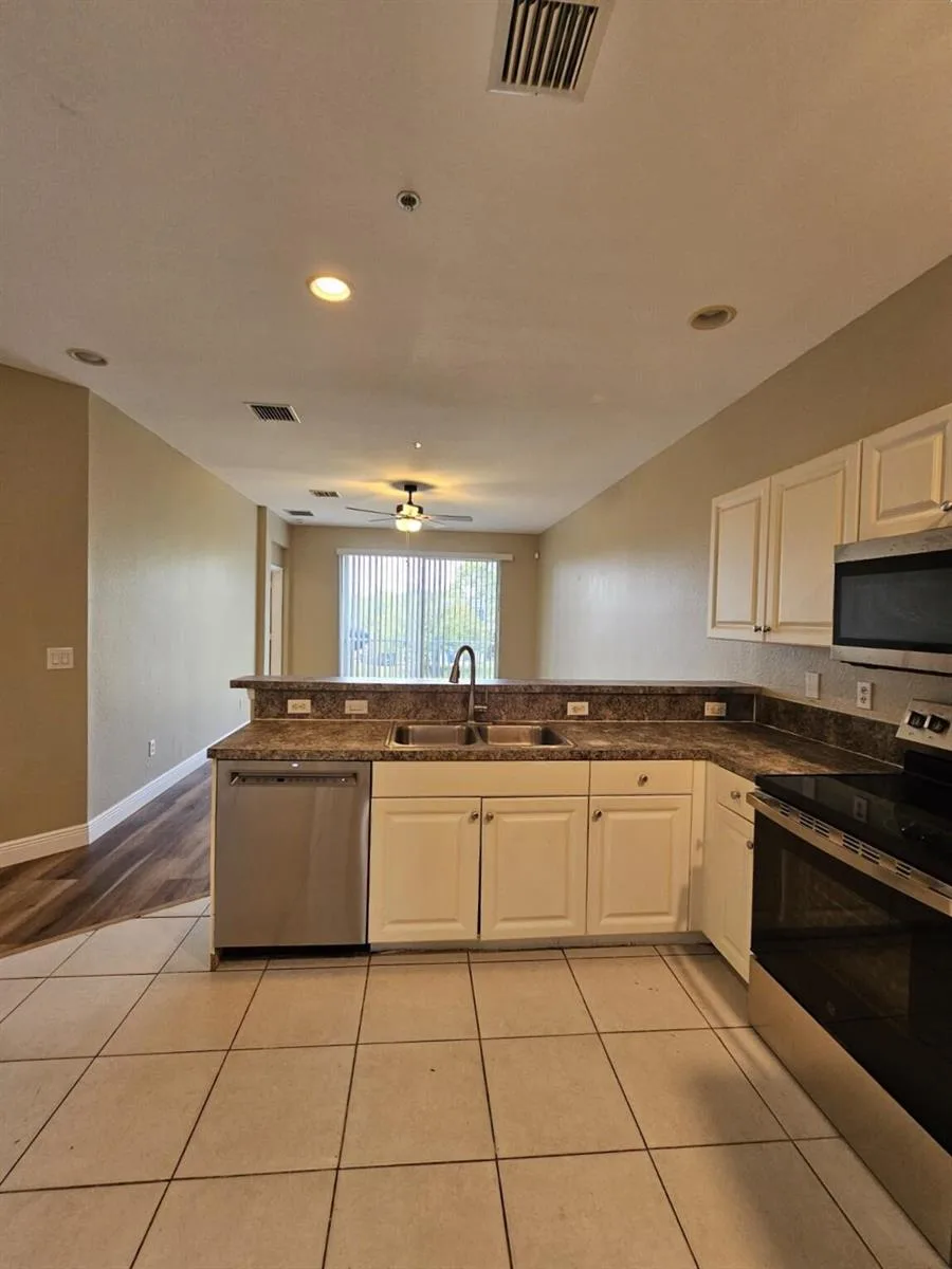 1979 MARSH HARBOR Drive, Riviera Beach, FL 33404 photo 7