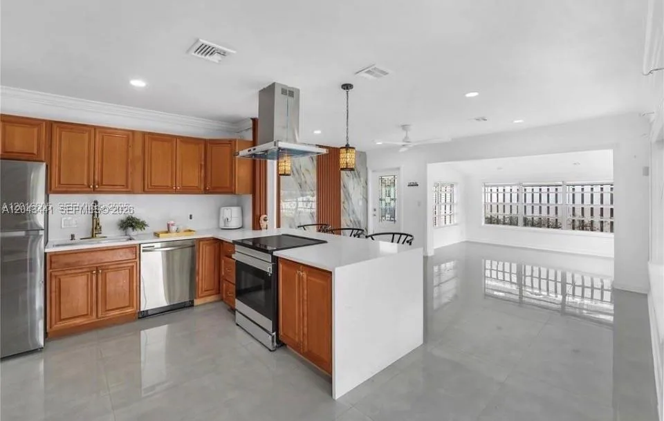 2718 Sherman St, Hollywood, FL 33020 photo 3