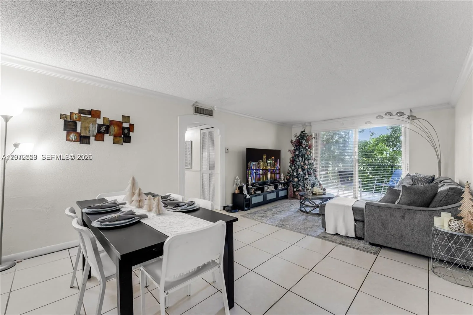 9320 Fontainebleau Blvd # 215, Miami, FL 33172 photo 4