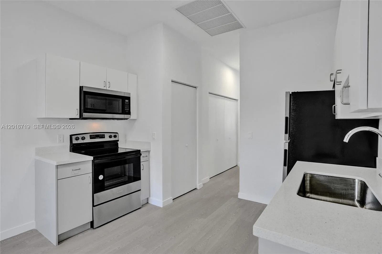 1567 NW 1st St # 2, Miami, FL 33125