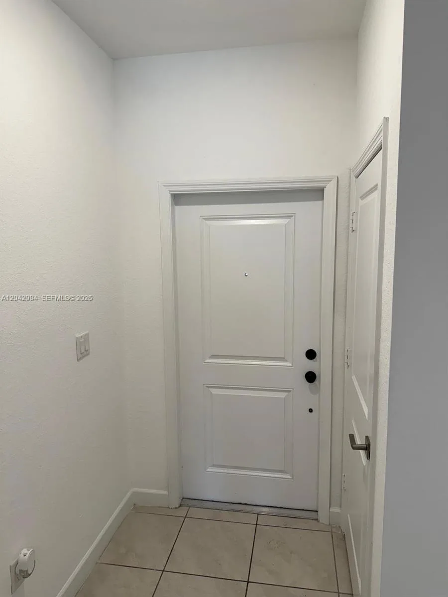 669 SW 11th St, Florida City, FL 33034 photo 4