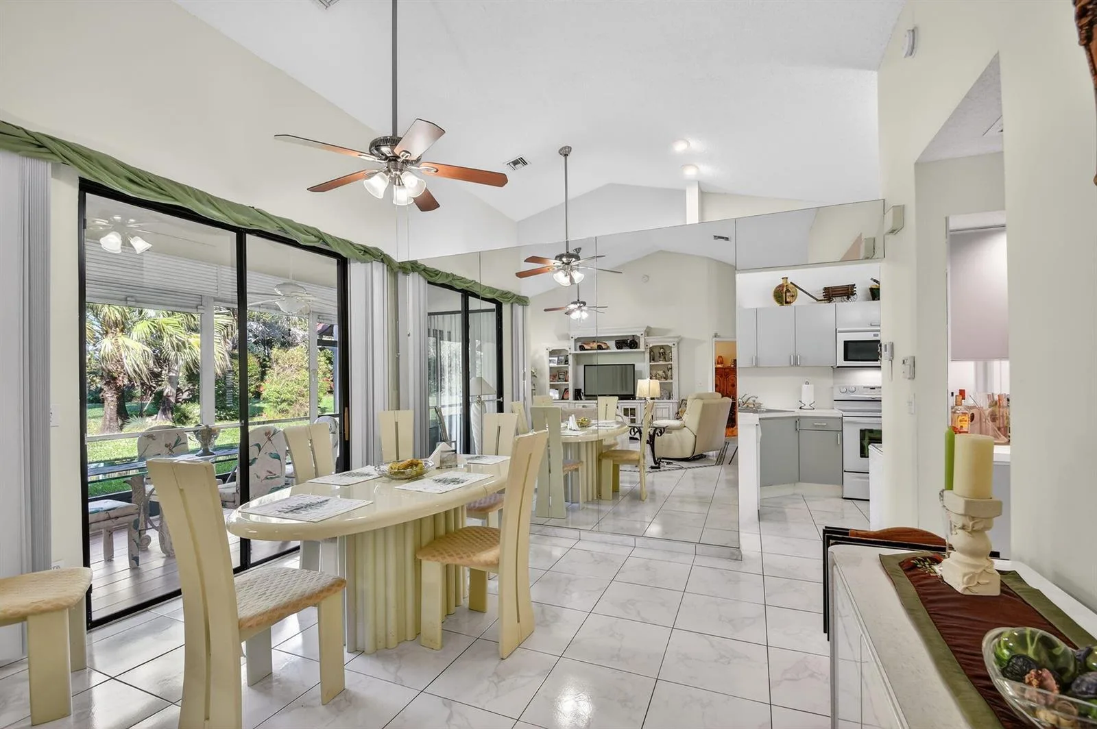7147 Le Chalet Boulevard, Boynton Beach, FL 33472 photo 11